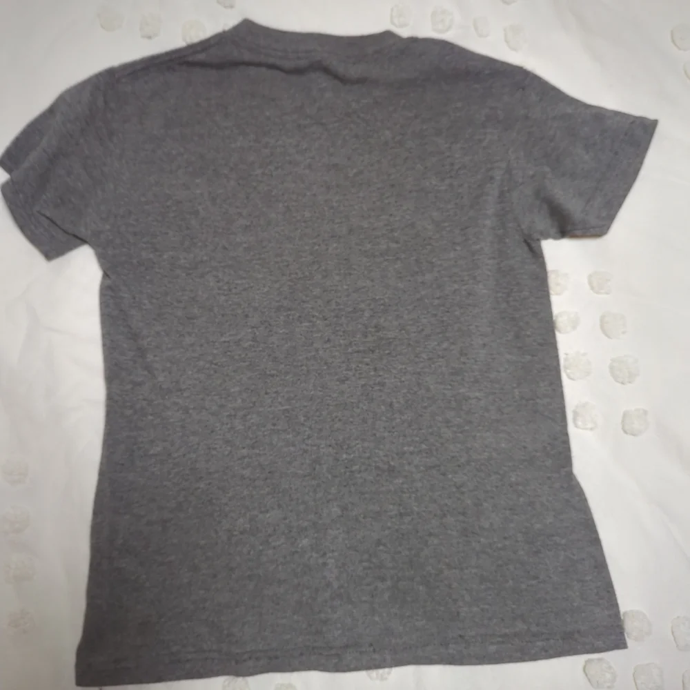 Gray Wolf Graphic T-Shirt - Picture 2 of 4